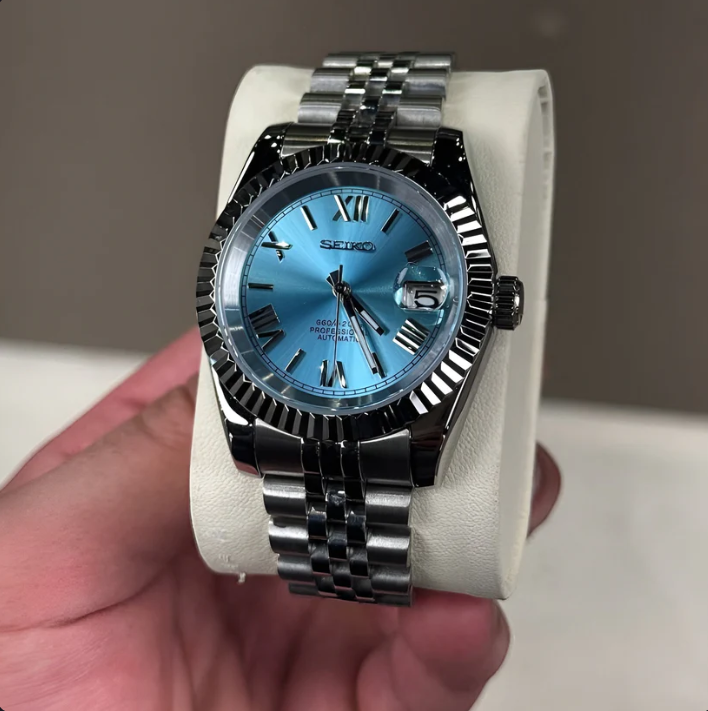 VELARÉ Ocean Blue Roman Face