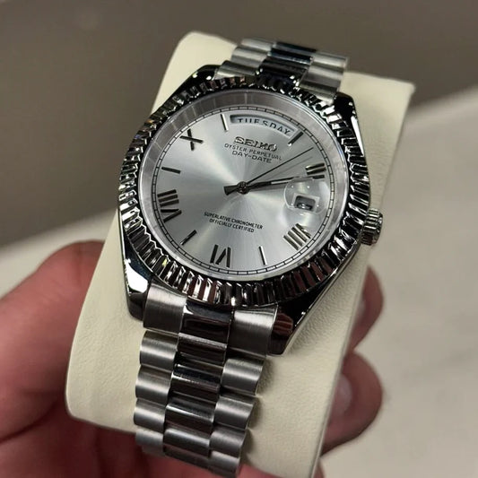 VELARÉ Chrom Roman Numeral Dial