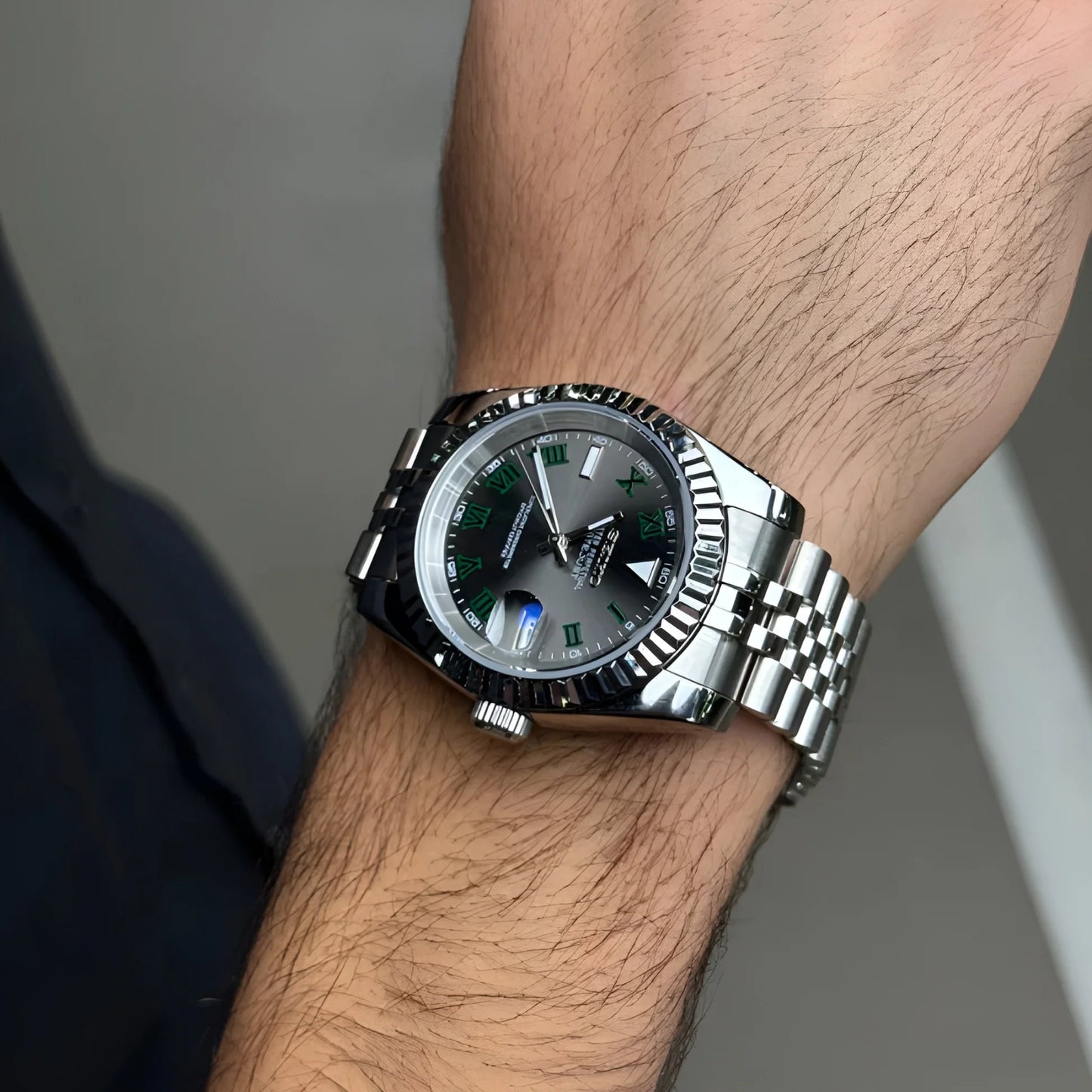 VELARÉ Leaf Roman Numeral Dial
